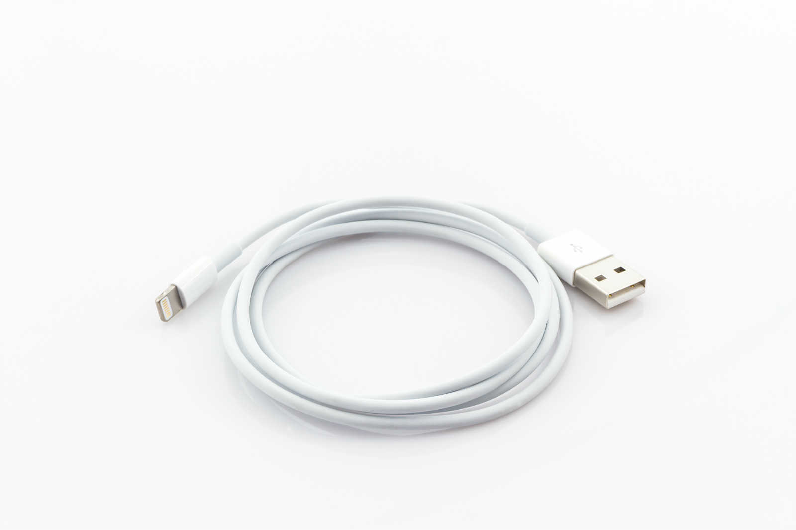 konjugat spise Parlament The 5 Best AirPods Pro Charging Cables/Charging Cords in 2019 - ESR Blog