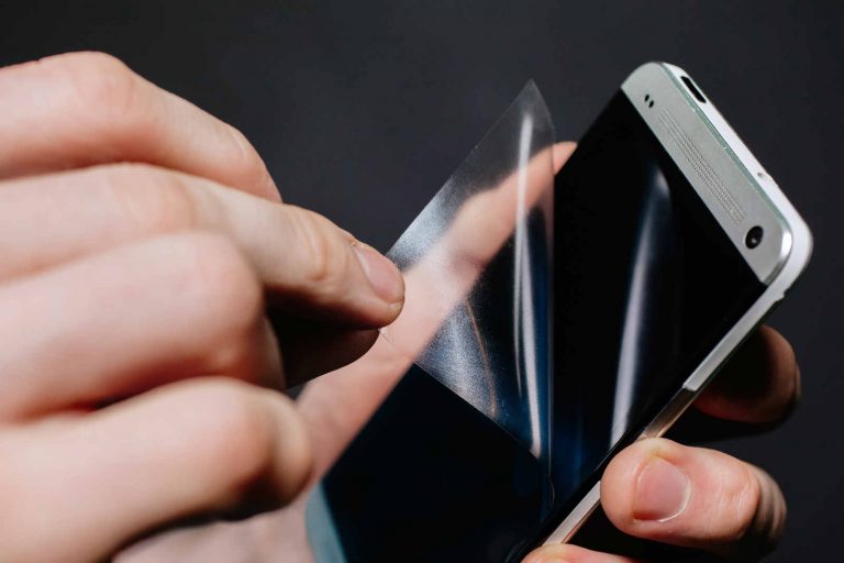 best way to put screen protector on phone