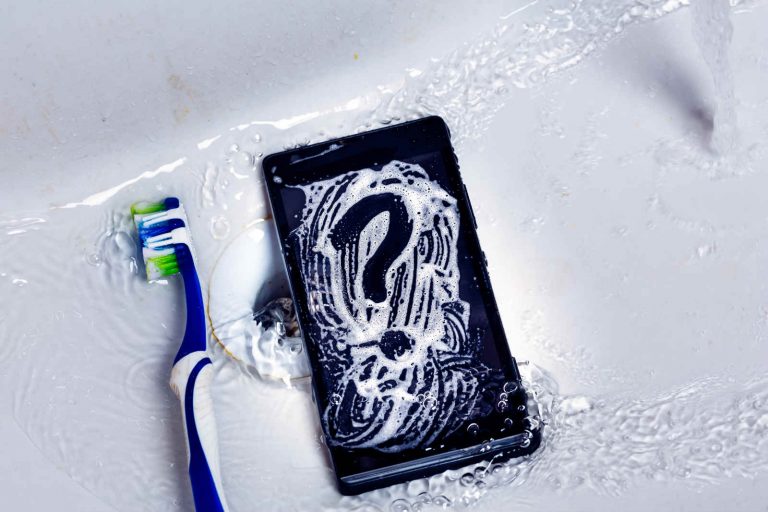 Top 10 Tips On Cleaning Your New Samsung Galaxy S20!