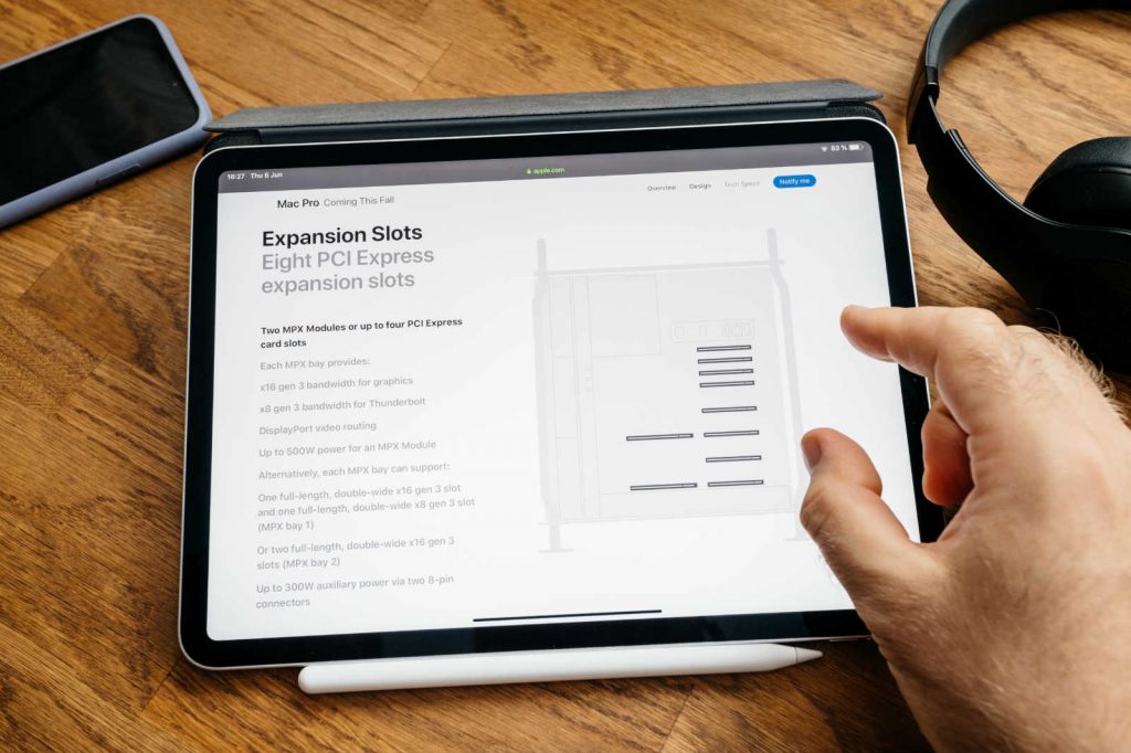 The 7 Best 11inch iPad Pro 2020 Covers/Cases ESR Blog