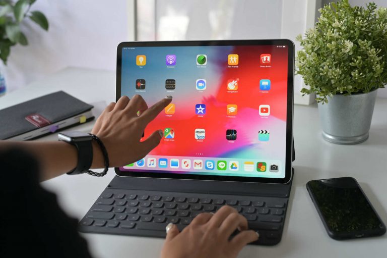 Best 12.9-inch iPad Pro 2020 & 2018 Smart Keyboard Cases
