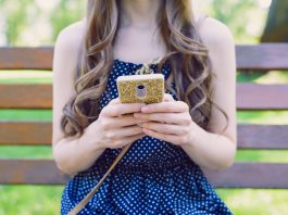 5 Cute & Popular iPhone SE Cases for Girls in 2020