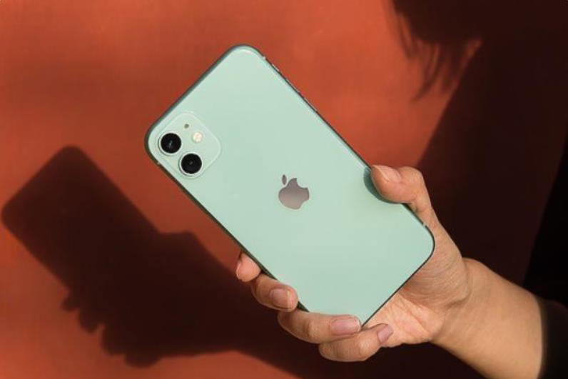 How Many GB to get for iPhone 11: 64GB or 128GB or More? - ESR Blog