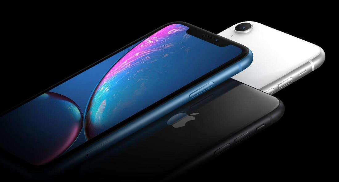 iPhone XR vs Samsung S10 Features
