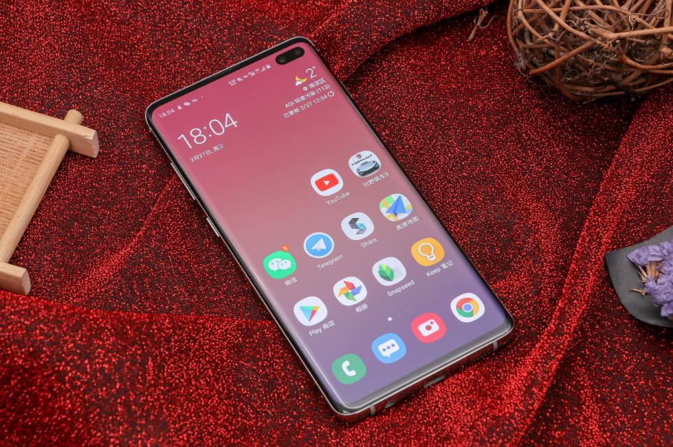iPhone vs Samsung S10: Which should you buy? - ESR Blog