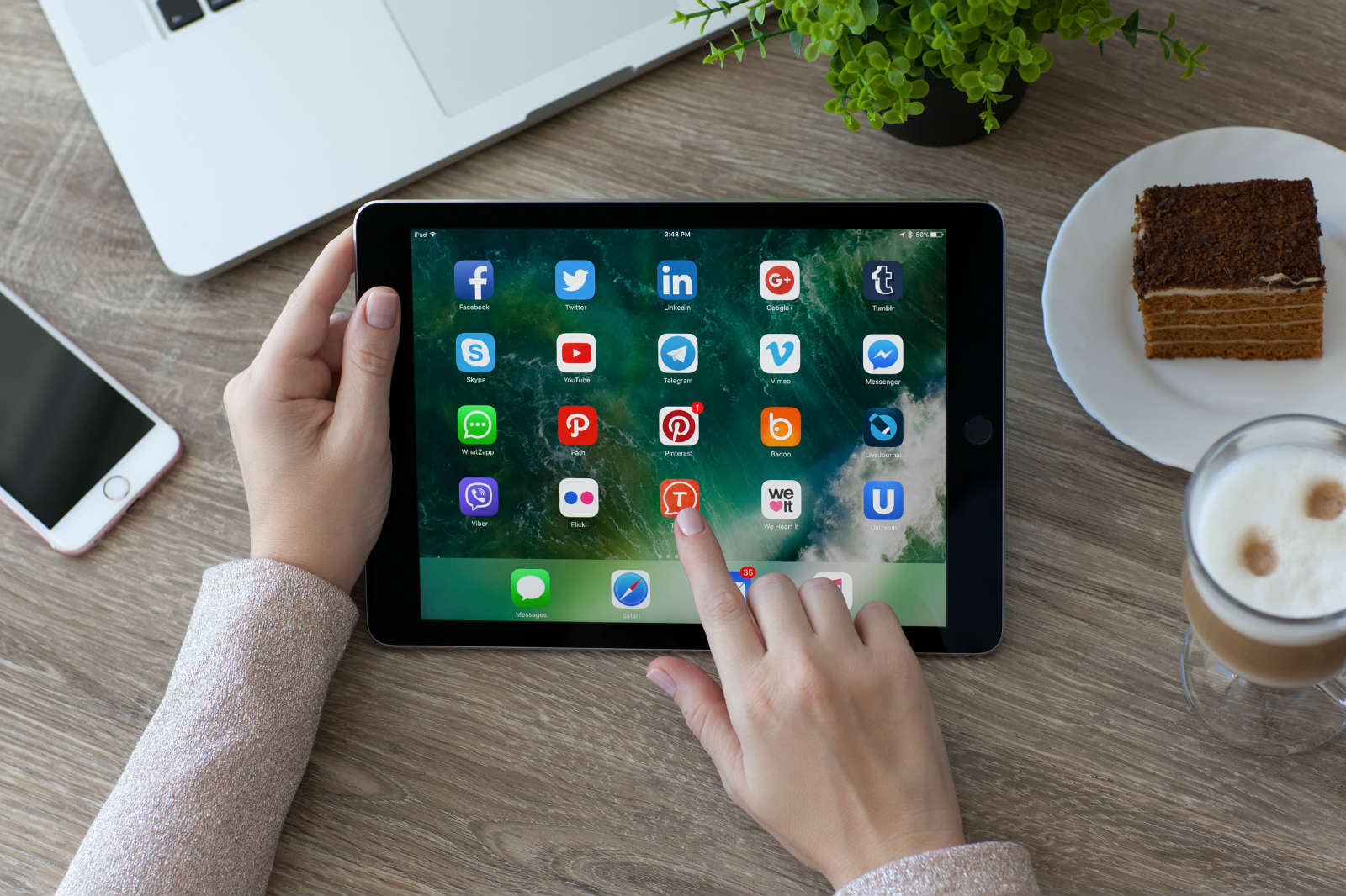 How to Choose the Best Screen Protector for iPad 8 in 2020 ...