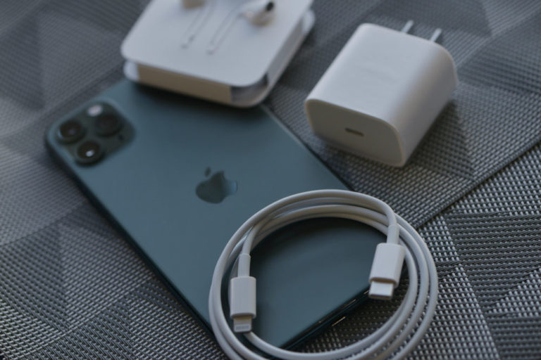 10 MUST HAVE iPhone 12/12 Pro Accessories in 2020