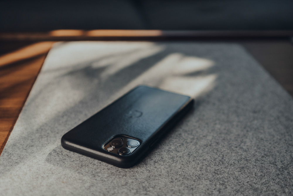 Best iPhone 12 Pro Max Leather Cases in 2020 - ESR Blog