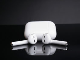 How to Clean Apple AirPods