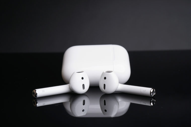 How to Clean Apple AirPods or AirPods Case?