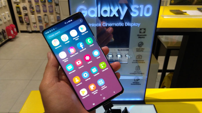 Galaxy S10 vs iPhone 11