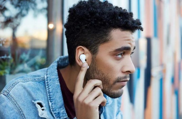 Controlling earbuds via your teeth? Airpods Pro 2 is coming with a new