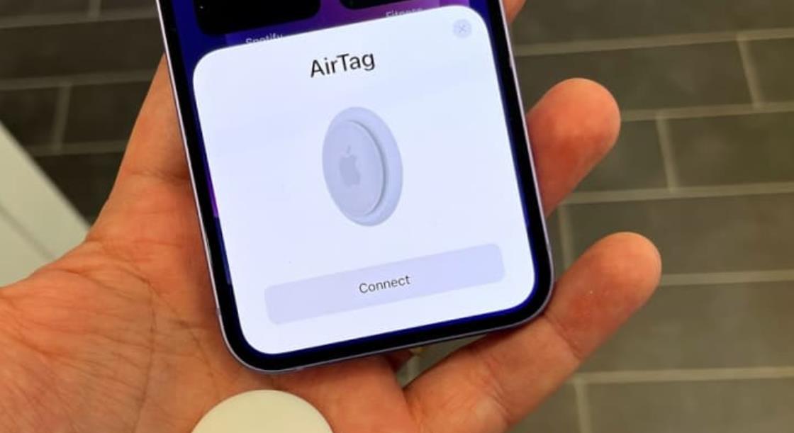 How AirTag Work? Can You Use AirTag to Find iPhone? (FAQ) - ESR Blog