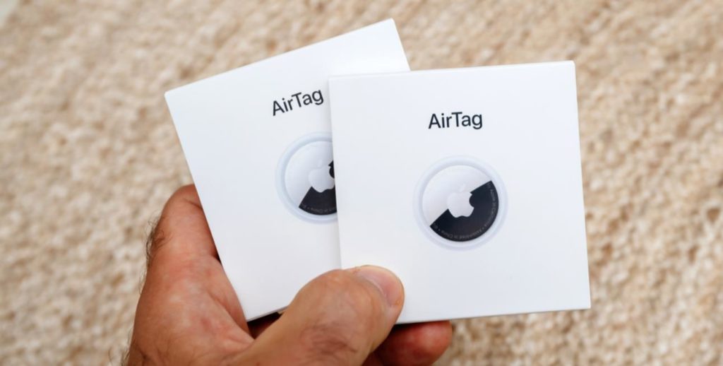 How Does Apple AirTag Work Detailed Guide ESR Blog how-does-apple-airtag-work-detailed-guide-esr-blog