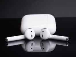 What's the Difference Between AirPods 2 and 1