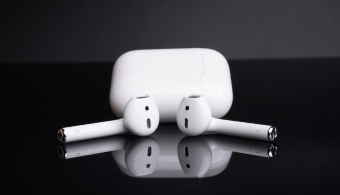 What's the Difference Between AirPods 2 and 1