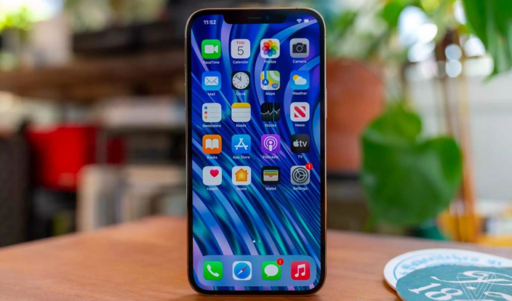 How to Protect iPhone 11 Pro Max Screen from Dust and Scratches? - ESR Blog