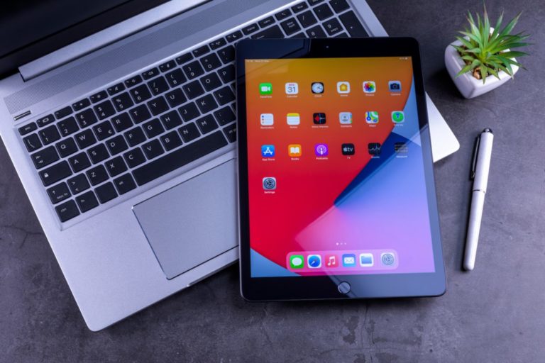 How to Choose the Best Screen Protector for iPad 9 2021 (10.2-inch)?