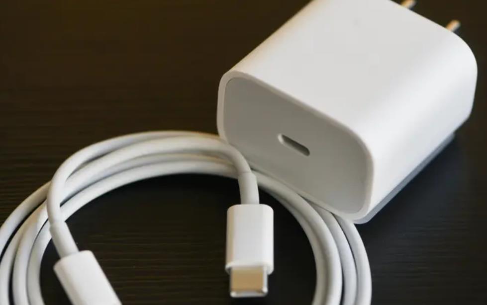 How do you choose an Apple iPhone 13 charger? - Coolblue