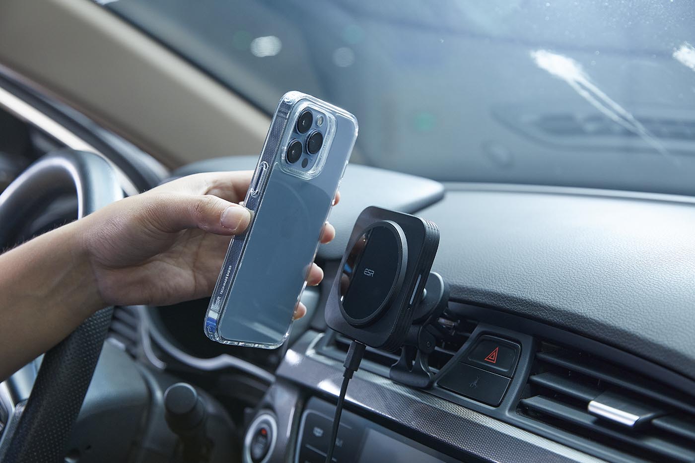 The 5 Best MagSafe Phone Mount for Car in 2023 - ESR Blog