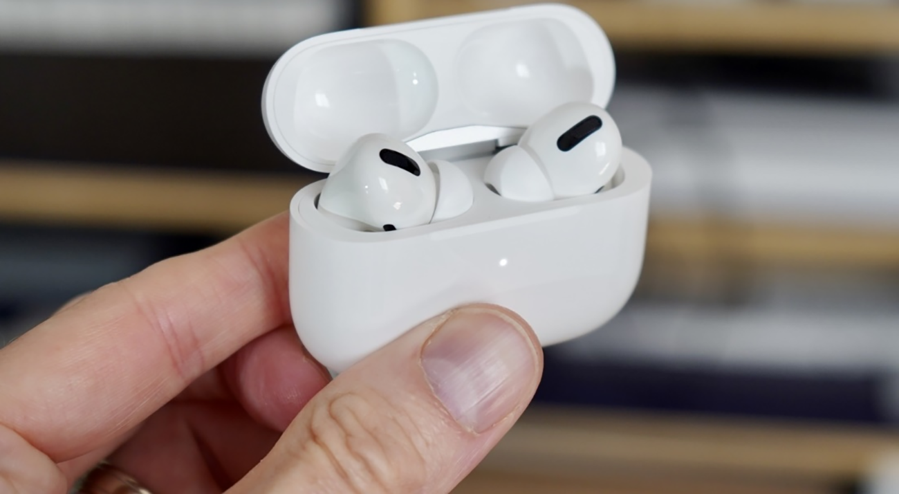 How to Fix AirPods Pro Battery Issues? - ESR Blog