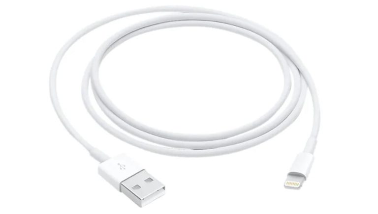 Is it better to charge with MagSafe or lightning? - ESR Blog