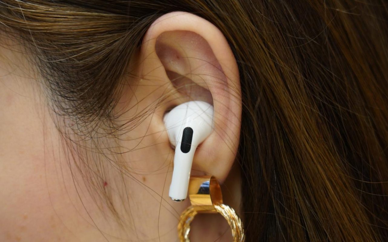 How to Find Lost Airpods Pro? (StepbyStep Guide) ESR Blog